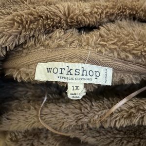 Size 1x oversized Sherpa hoodie